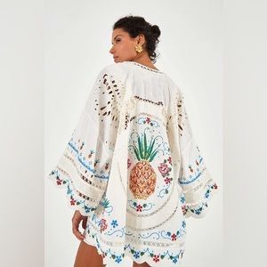 EMBROIDERED SCARF KIMONO
Color: OFF-WHITE
Sz : XS